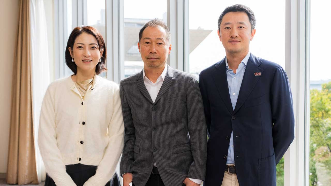 ROE Visual Grace Kuo (left), Hibino Junichi "Imo" Imokawa (center), ROE Visual Jason Lu (right) Photo