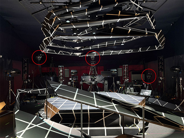 Stereo cameras at the Suita special stage (circled in red) photo